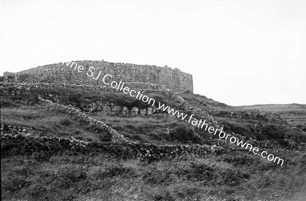 THE SEVEN CHURCHES (B) TEAMPUL A PHUILL  DUN ONAGHT  CROSS FRAGMENTS ARRANGED BY MISS STOKES  CLOGHAUN NA CARRAIGHE  CORNAU NEAR KILRONAN